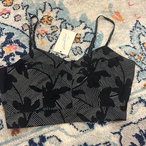 University thread goods co cropped tank size small